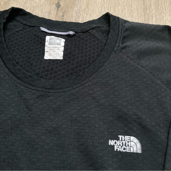 The North Face Textured Long-Sleeve Shirt with VaporWick® - Picture 6 of 8